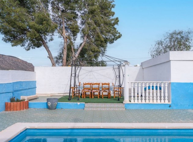 Herverkoop - Villa - Hondón de las Nieves