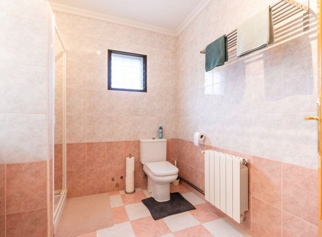 Herverkoop - Villa - Hondón de las Nieves