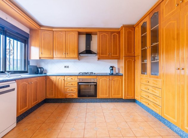 Herverkoop - Villa - Hondón de las Nieves