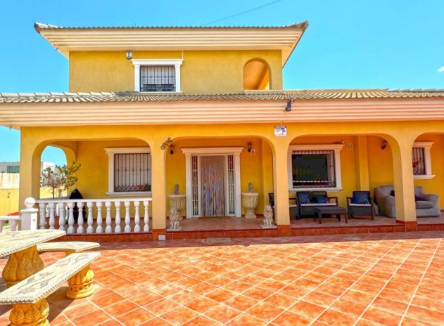 Herverkoop - Villa - Torrevieja - Los Balcones