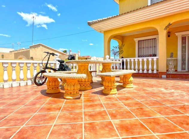Herverkoop - Villa - Torrevieja - Los Balcones