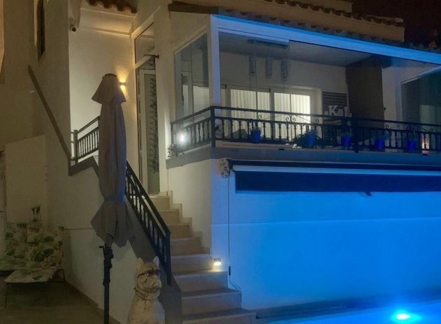 Herverkoop - Villa - Orihuela Costa - Villamartín