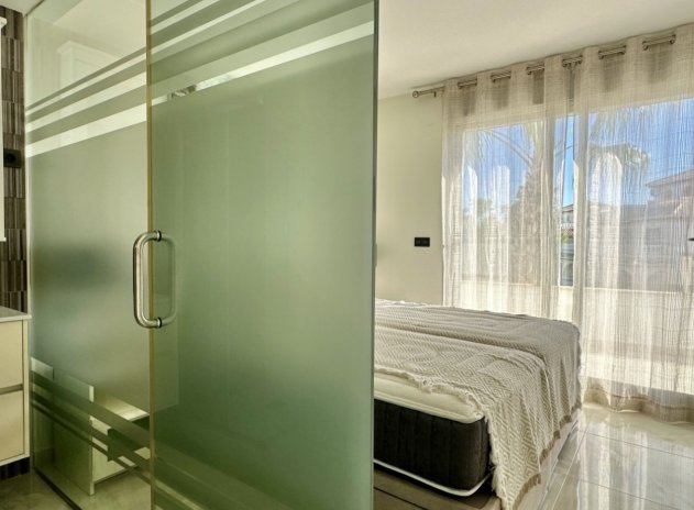 Herverkoop - Villa - Orihuela Costa - Lomas de Cabo Roig