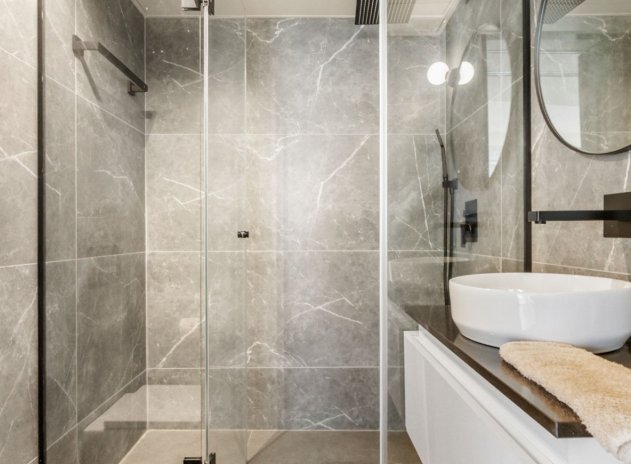 Resale - Apartment / Flat * - Torrevieja *