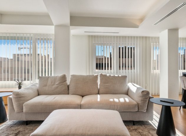 Resale - Apartment / Flat * - Torrevieja *