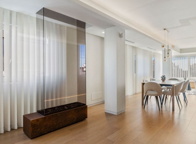 Resale - Apartment / Flat * - Torrevieja *