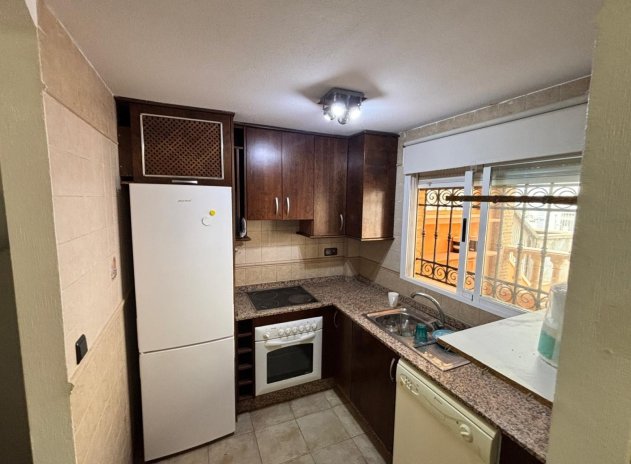 Herverkoop - Rijwoning - Guardamar del Segura - Urbanizaciones