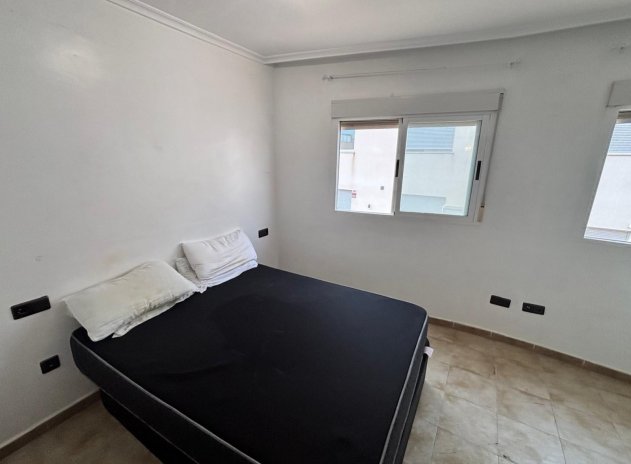 Herverkoop - Rijwoning - Guardamar del Segura - Urbanizaciones