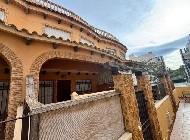 Herverkoop - Rijwoning - Guardamar del Segura - Urbanizaciones