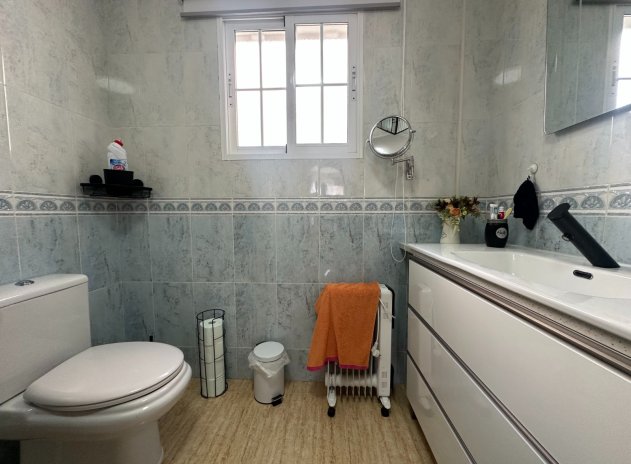 Herverkoop - Rijwoning - Bigastro