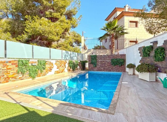 Herverkoop - Villa - Orihuela Costa - Villamartín