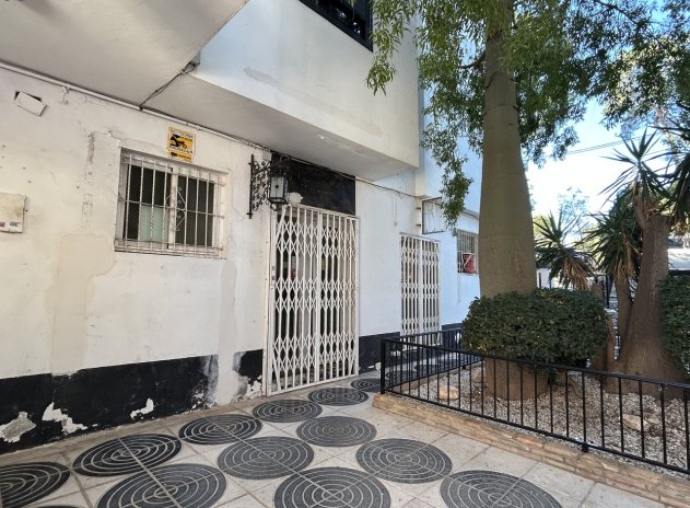 Herverkoop - Commercieel - Villamartin - Villamartín