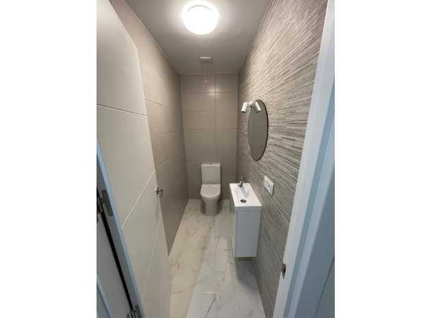 Resale - Apartment / Flat * - Torrevieja *