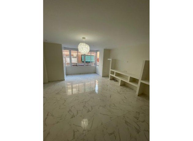 Resale - Apartment / Flat * - Torrevieja *