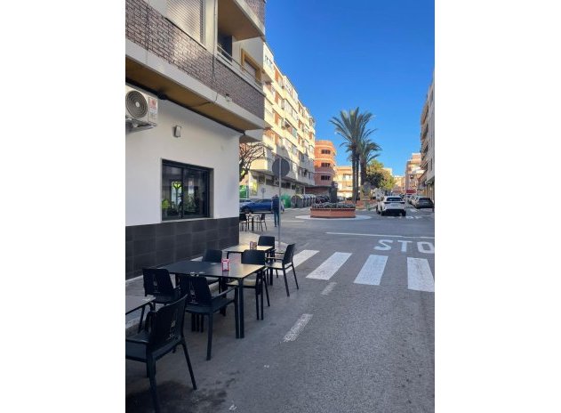 Resale - Apartment / Flat * - Torrevieja *