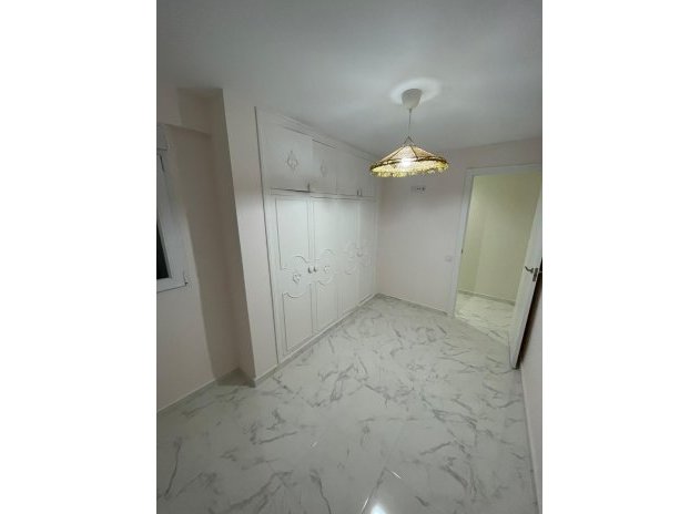 Resale - Apartment / Flat * - Torrevieja *