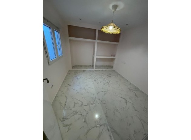 Resale - Apartment / Flat * - Torrevieja *