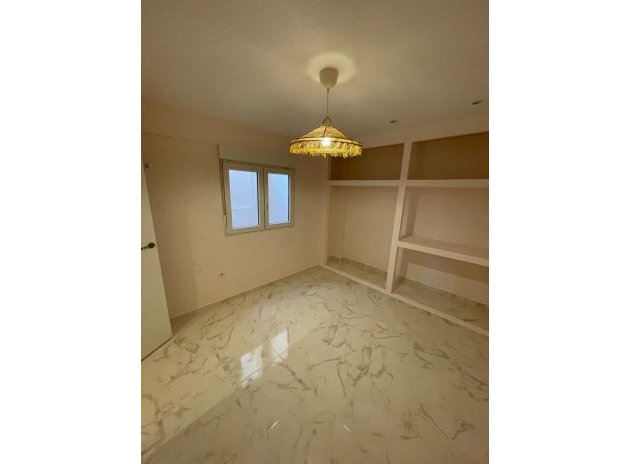 Resale - Apartment / Flat * - Torrevieja *