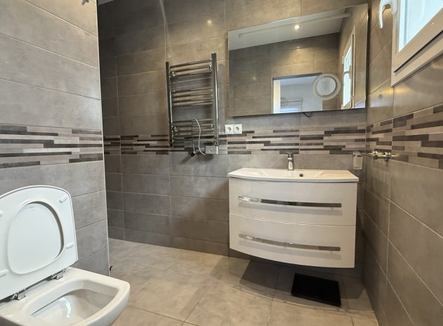 Herverkoop - Villa - Villamartin - Villamartín