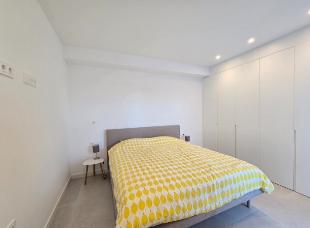 Resale - Apartment / Flat * - Pilar de la Horadada *