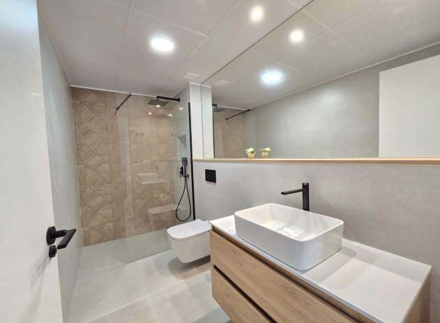 Resale - Apartment / Flat * - Pilar de la Horadada *