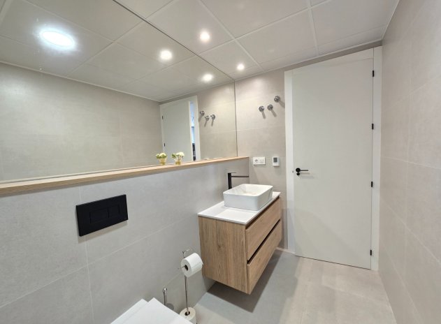 Resale - Apartment / Flat * - Pilar de la Horadada *