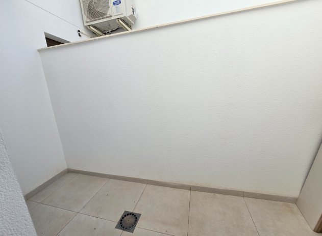 Resale - Apartment / Flat * - Pilar de la Horadada *