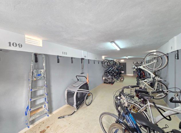 Resale - Apartment / Flat * - Pilar de la Horadada *