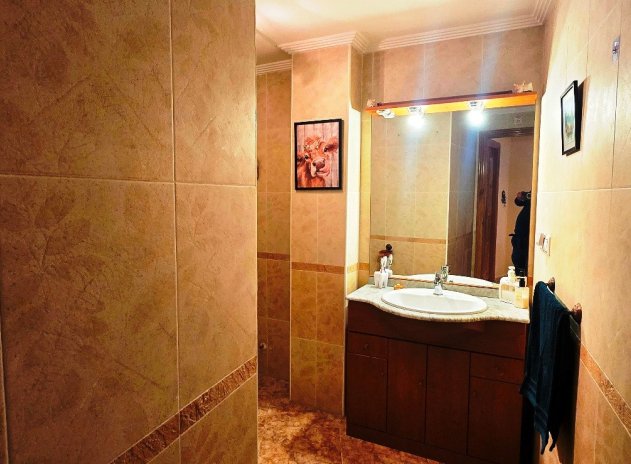 Resale - Apartment / Flat * - Almoradi