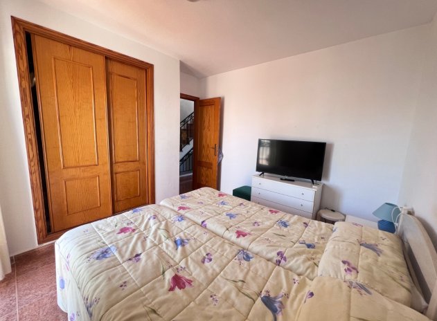 Resale - Villa * - Orihuela * - Entre Naranjos *