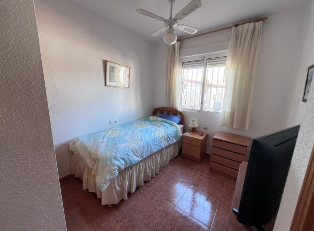 Resale - Villa * - Orihuela * - Entre Naranjos *