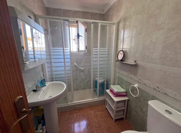 Resale - Villa * - Orihuela * - Entre Naranjos *