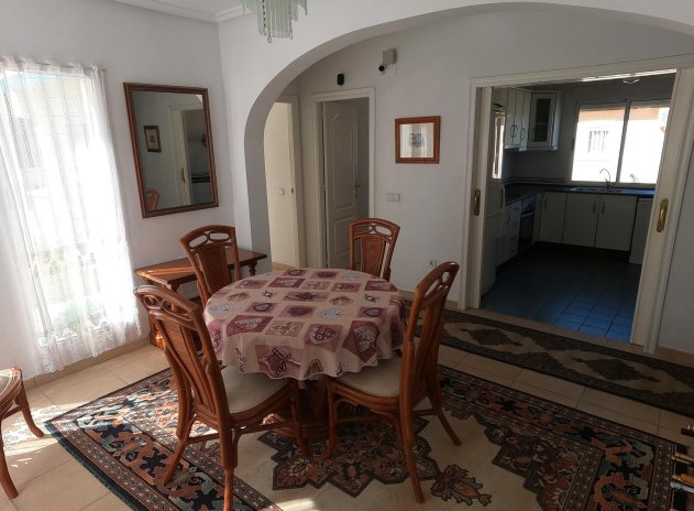 Resale - Villa * - Algorfa *