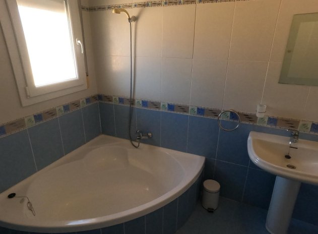 Resale - Villa * - Algorfa *