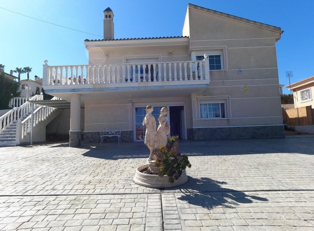 Resale - Villa * - Algorfa *