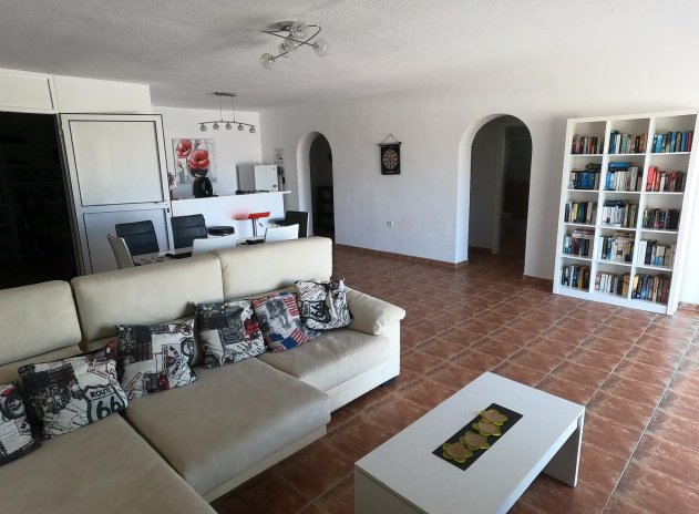 Resale - Villa * - Algorfa *