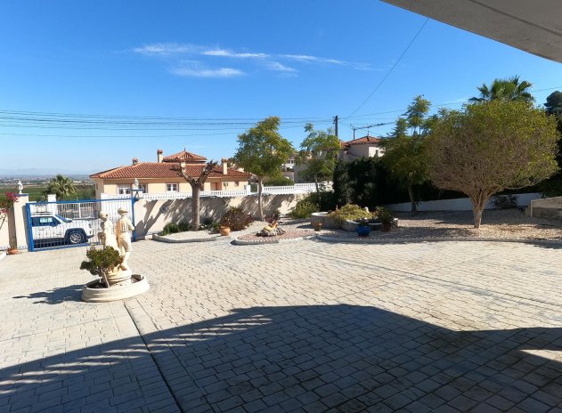 Resale - Villa * - Algorfa *