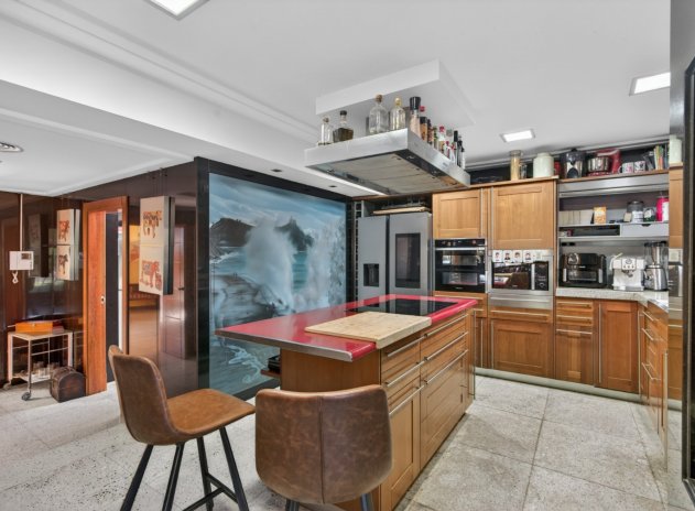 Resale - Villa * - Elche