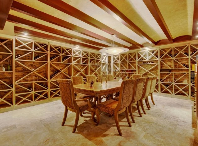 Resale - Villa * - Elche