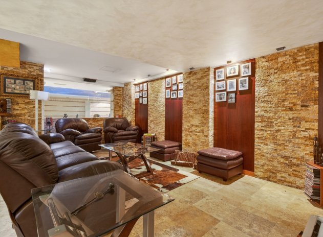 Resale - Villa * - Elche