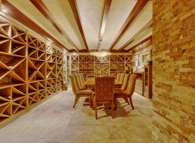 Resale - Villa * - Elche