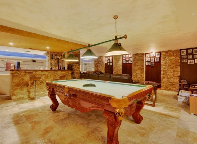 Resale - Villa * - Elche