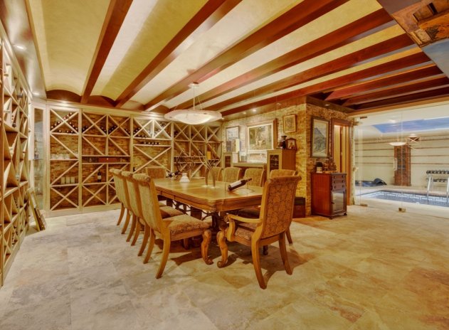 Resale - Villa * - Elche