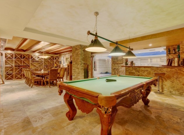 Resale - Villa * - Elche