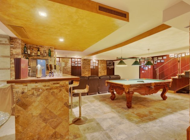 Resale - Villa * - Elche