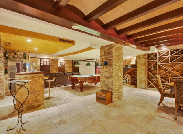 Resale - Villa * - Elche