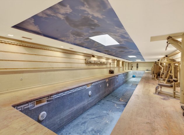 Resale - Villa * - Elche