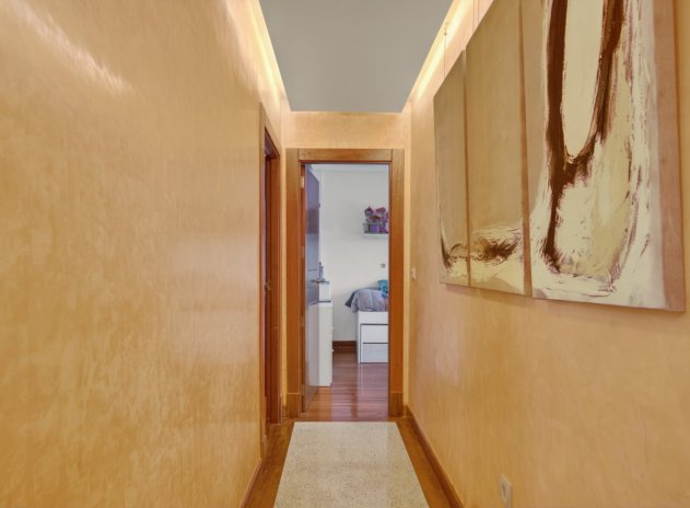 Resale - Villa * - Elche