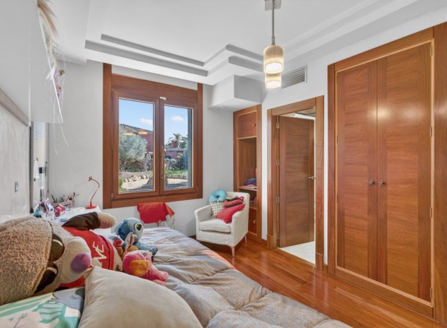 Resale - Villa * - Elche