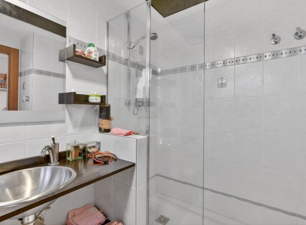 Resale - Villa * - Elche